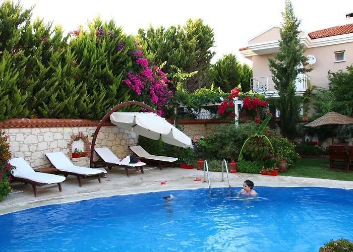 Mercan Koesk アラカティ